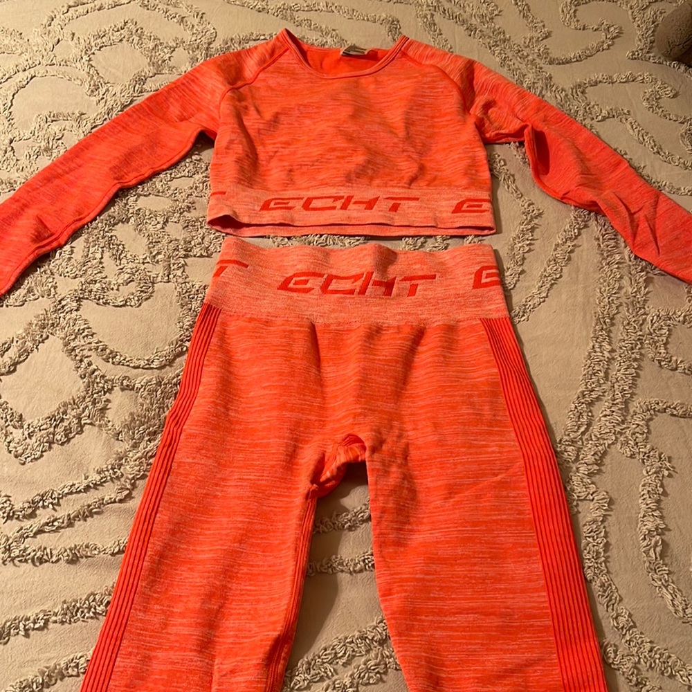 NWOT ECHT workout set